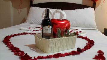 1 habitación, cortinas blackout y sistema de insonorización