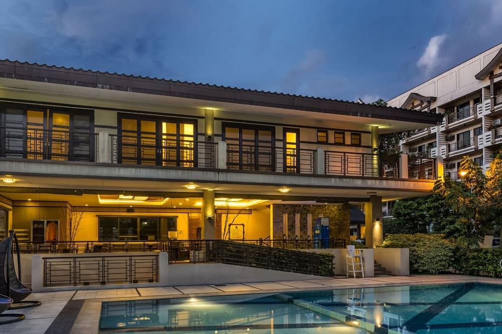 The Redwoods SM Fairview with Balcony Quezon City,Metro Manila Philippines