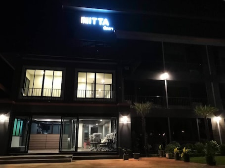 Front of property. Nitta Ville