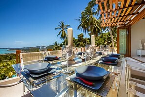 Outdoor dining - 4-room luxury villa with sea views with butler service (Koh Samui)