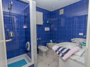 Hair dryer, towels