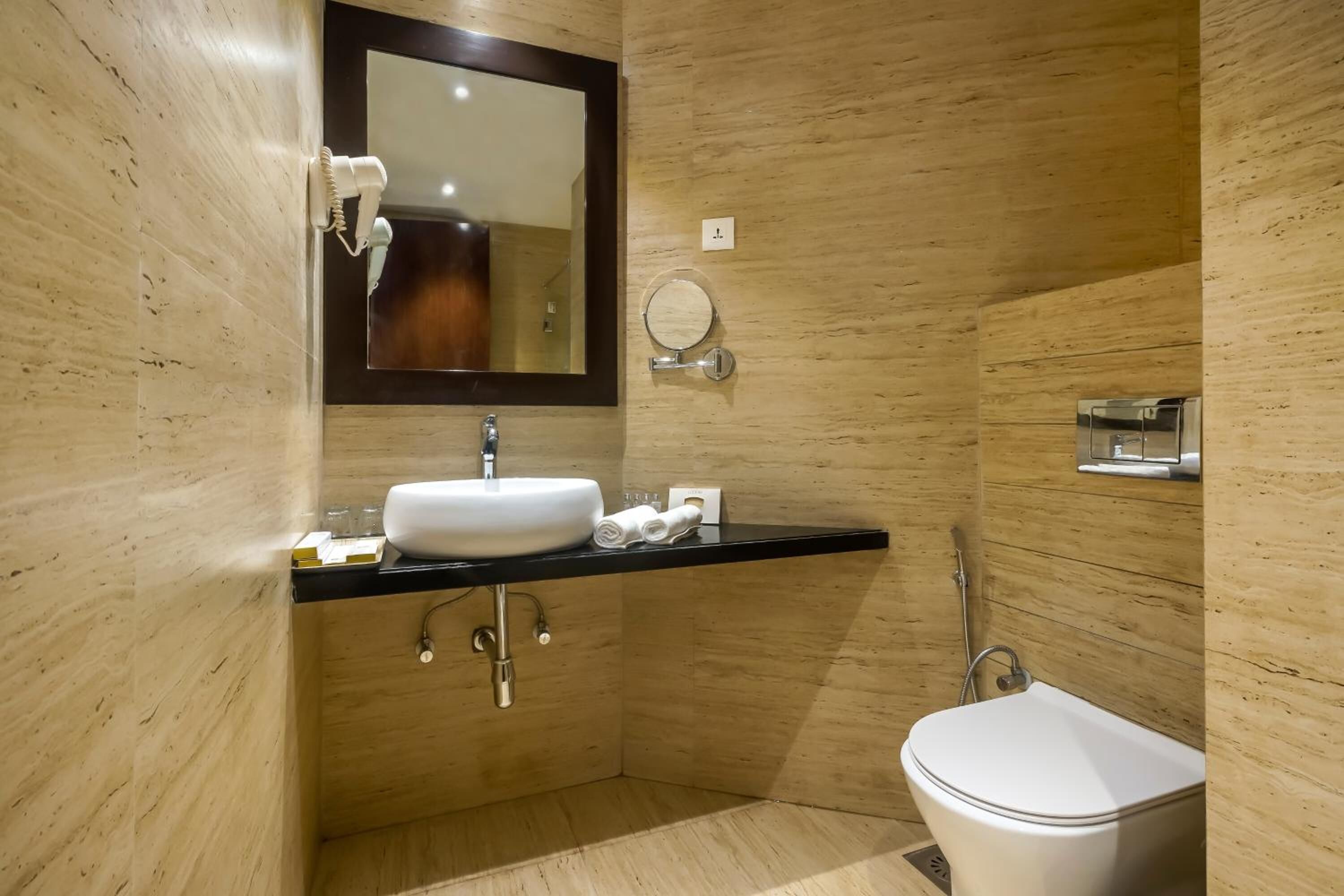 shower, rainfall showerhead, free toiletries, hair dryer