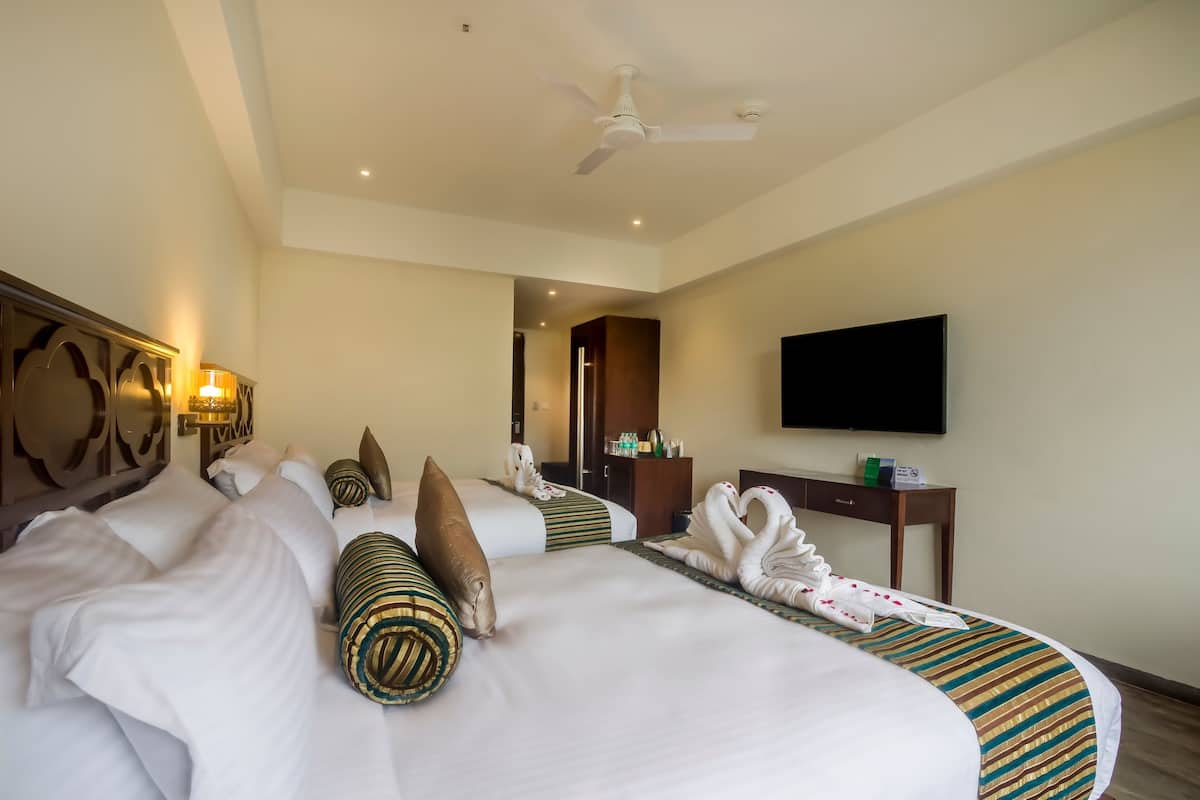 Suite « Premier », 2 grands lits, climatisation, vue montagne | 1 chambre, literie de qualité supérieure, couette en duvet d'oie
