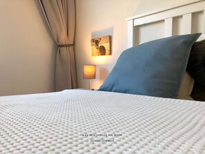 1 habitación, tabla de planchar con plancha, wifi y ropa de cama 