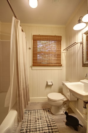 Combined shower/tub, hair dryer, towels - Cute, Cozy Beach Cottage/Duplex - One block to the beach! Location is Key! (Isle of Palms)