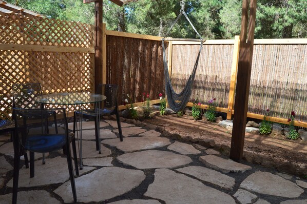 Deluxe Cabin, 1 Queen Bed | Terrace/patio - Hamakom Belrom (El-Rum)