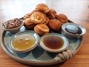 Daily local cuisine breakfast for a fee - Hamakom Belrom (El-Rum)