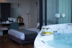 Premium bedding, minibar, in-room safe, individually decorated - Dream Island Spa & Health Resort (Yoav)