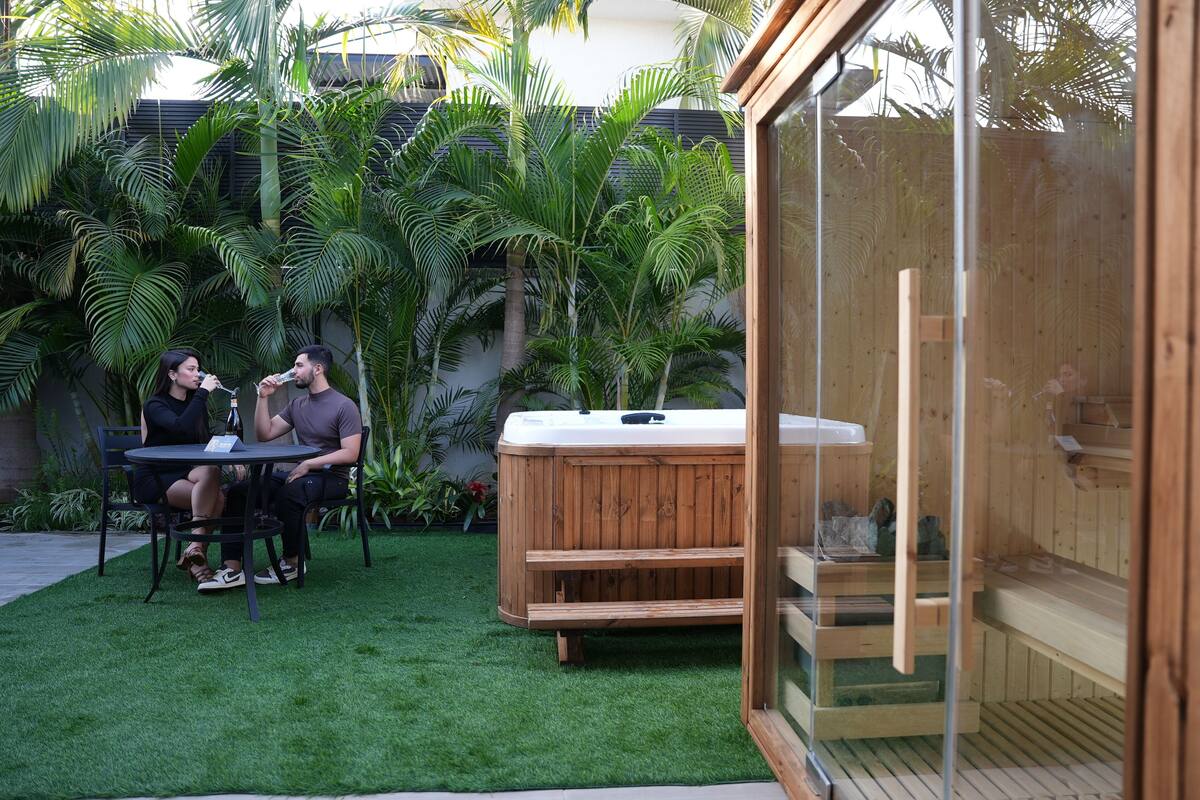 Emerald Garden Suite with Hot Tub | Premium bedding, minibar, in-room safe, desk