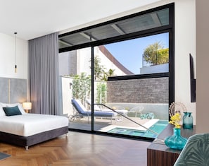 Ruby Luxurious Large Garden, Privet pool & Hot Tub