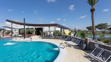 3 binnenzwembaden, 2 buitenzwembaden, gratis zwembadcabana's