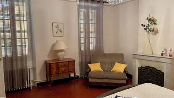 3 habitaciones, tabla de planchar con plancha y wifi gratis