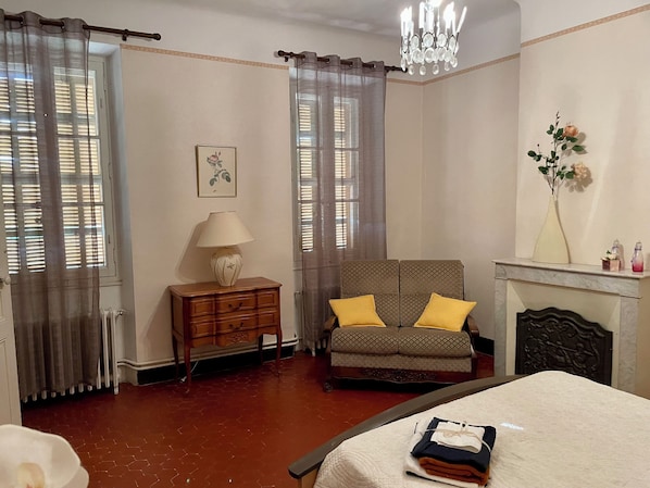 3 chambres, fer et planche à repasser, Wi-Fi gratuit