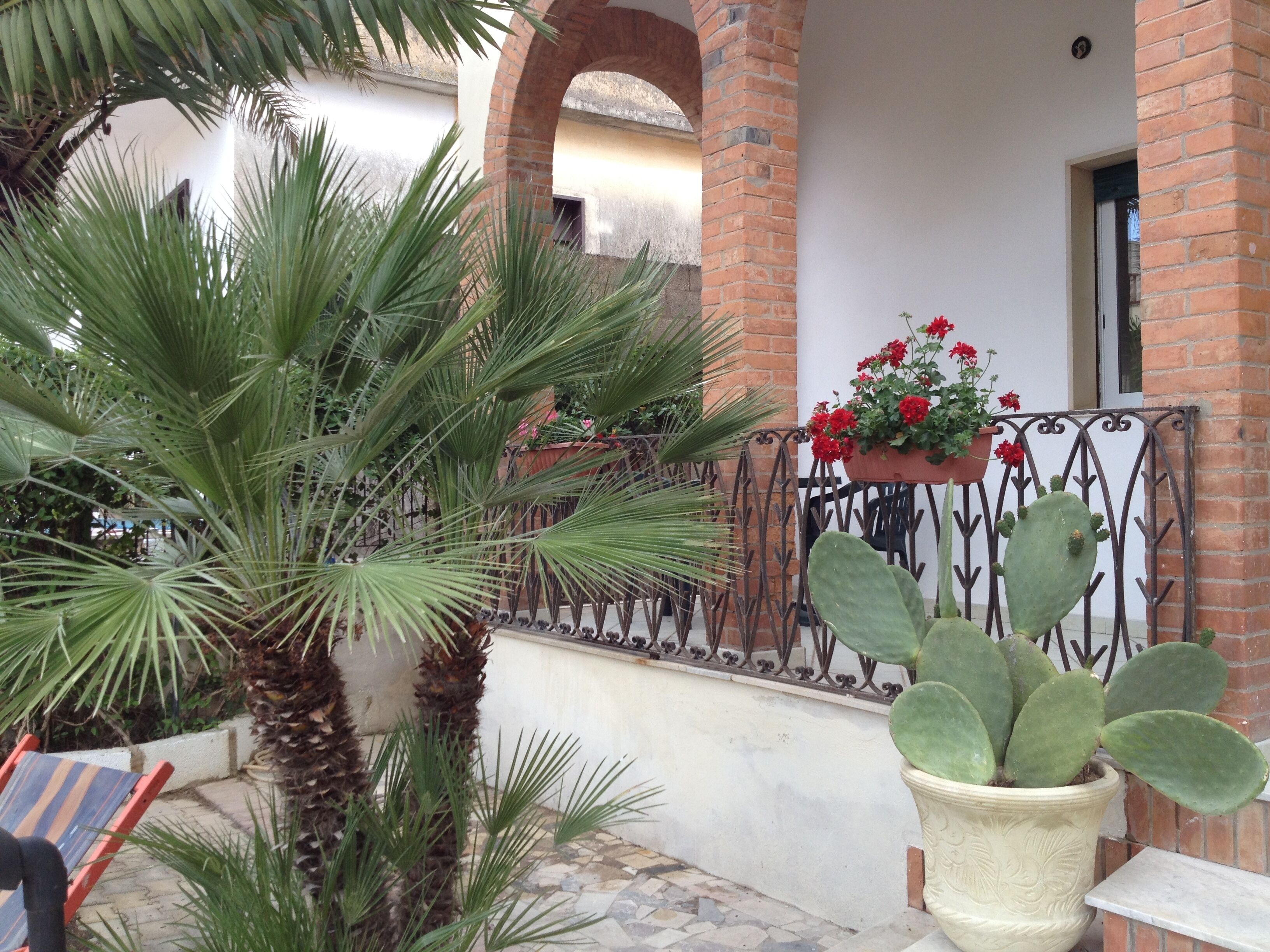 تفاصيل الفندق من الخارج