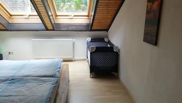 2 多间卧室、免费 WiFi、床单