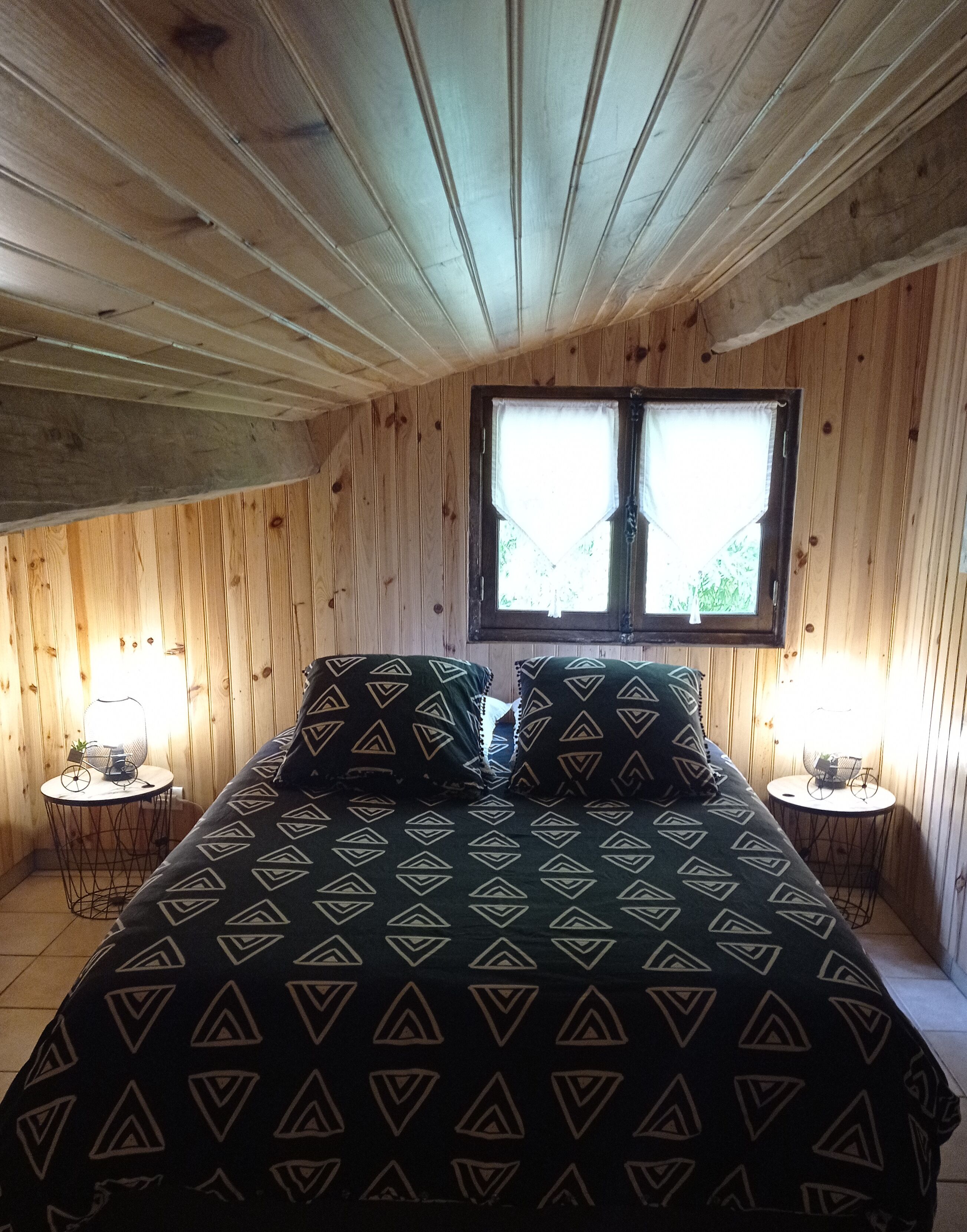 1 chambre, fer et planche à repasser, lit parapluie, draps fournis