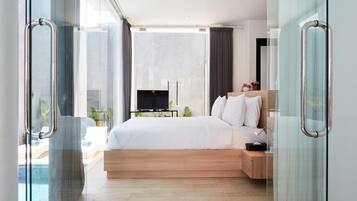 4 bedrooms, in-room safe, desk, free WiFi