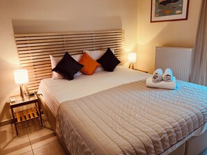 4 bedrooms, iron/ironing board, travel cot, WiFi