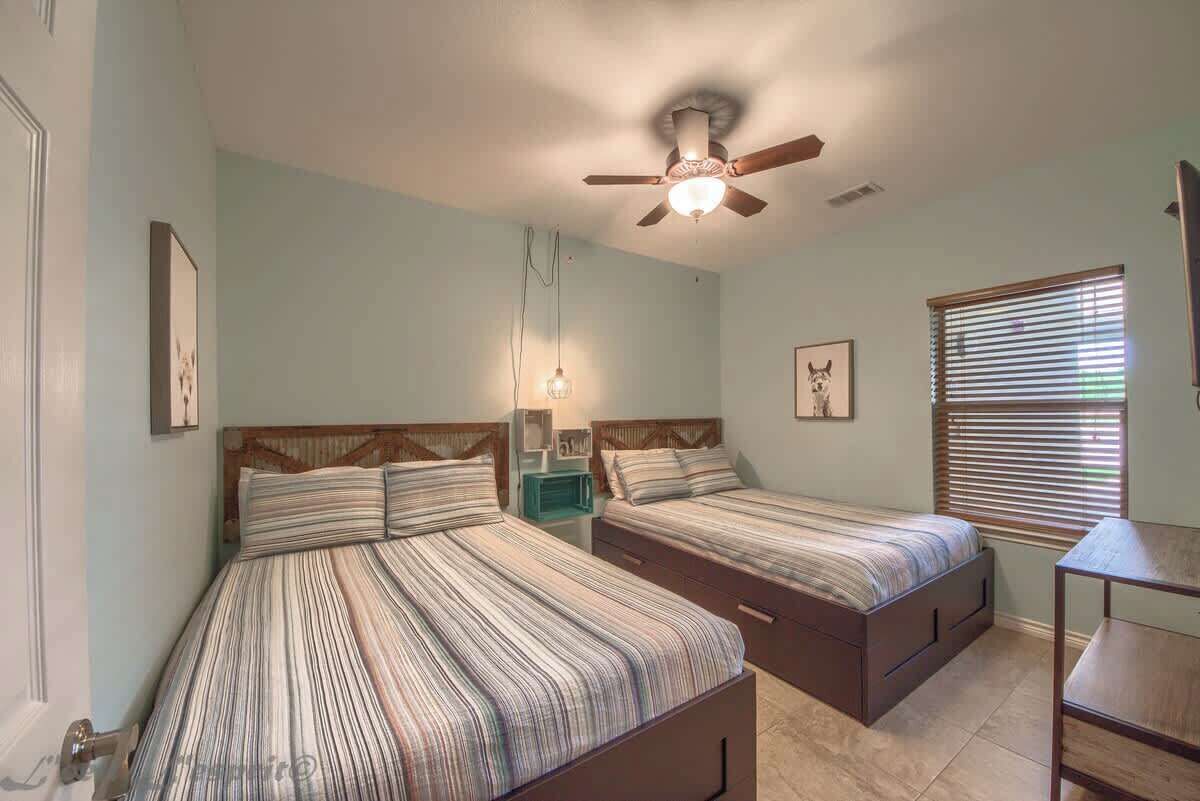 2 bedrooms, iron/ironing board, free WiFi, bed sheets