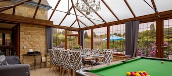 Kingfisher Cottage - sleeps 10 guests in 5 bedrooms