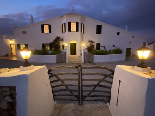 Farmhouse with spacious garden, free WiFi