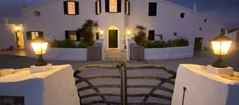 Farmhouse with spacious garden, free WiFi