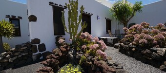 CASA CONSULTORIO, country house in unique nature.