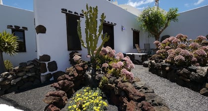 CASA CONSULTORIO, country house in unique nature.