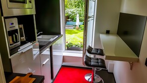 Fridge, microwave, stovetop, coffee/tea maker - Wohlfuehl Apartments "Luxury" For up to 4 people (Nord)