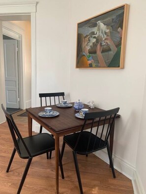 Dining - 416 #1 · Stellar Suites | Bohemian Retreat | St.James Court (Louisville)