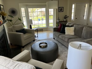 Een smart-tv, videogames, een dvd-speler en boeken