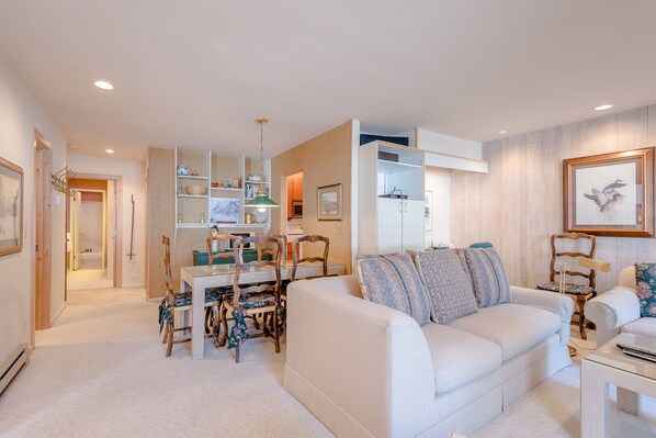 Flat-screen TV, fireplace