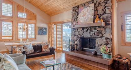 Wildflower Condo 607-In the Heart of Sun Valley, Great Views & Lots of Light