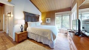 2 bedrooms, iron/ironing board, free WiFi, bed sheets - Villager Condo 1235 - In the Heart of Sun Valley Resort with Resort Pools (Sun Valley)