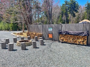 Property grounds - Precipice Tiny House at Acadia Yurts! (Southwest Harbor)