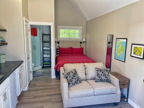 Iron/ironing board, free WiFi, bed sheets - Precipice Tiny House at Acadia Yurts! (Southwest Harbor)