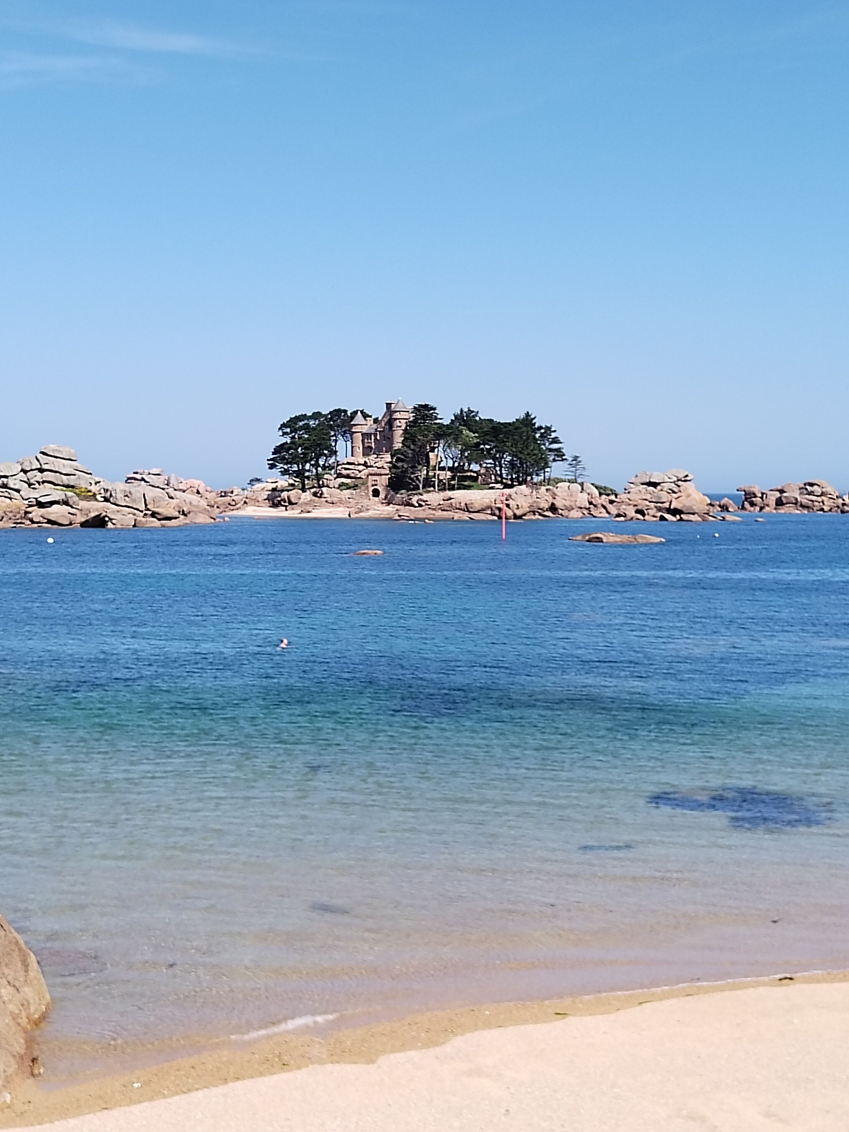 Plage, chaises longues