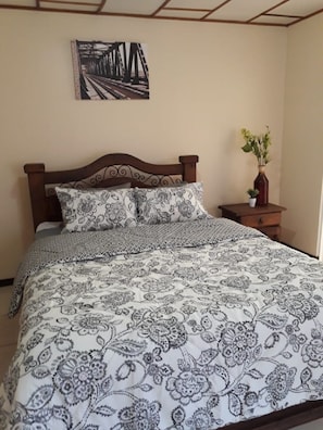 2 Schlafzimmer, Bügeleisen/Bügelbrett, WLAN
