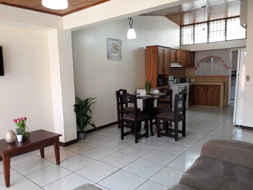 Private Apartment House 2 Bedroom 5 mins SJO Airport Furnished Spacious Kitchen