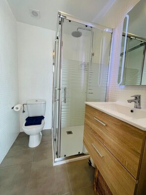 Een douche, een haardroger