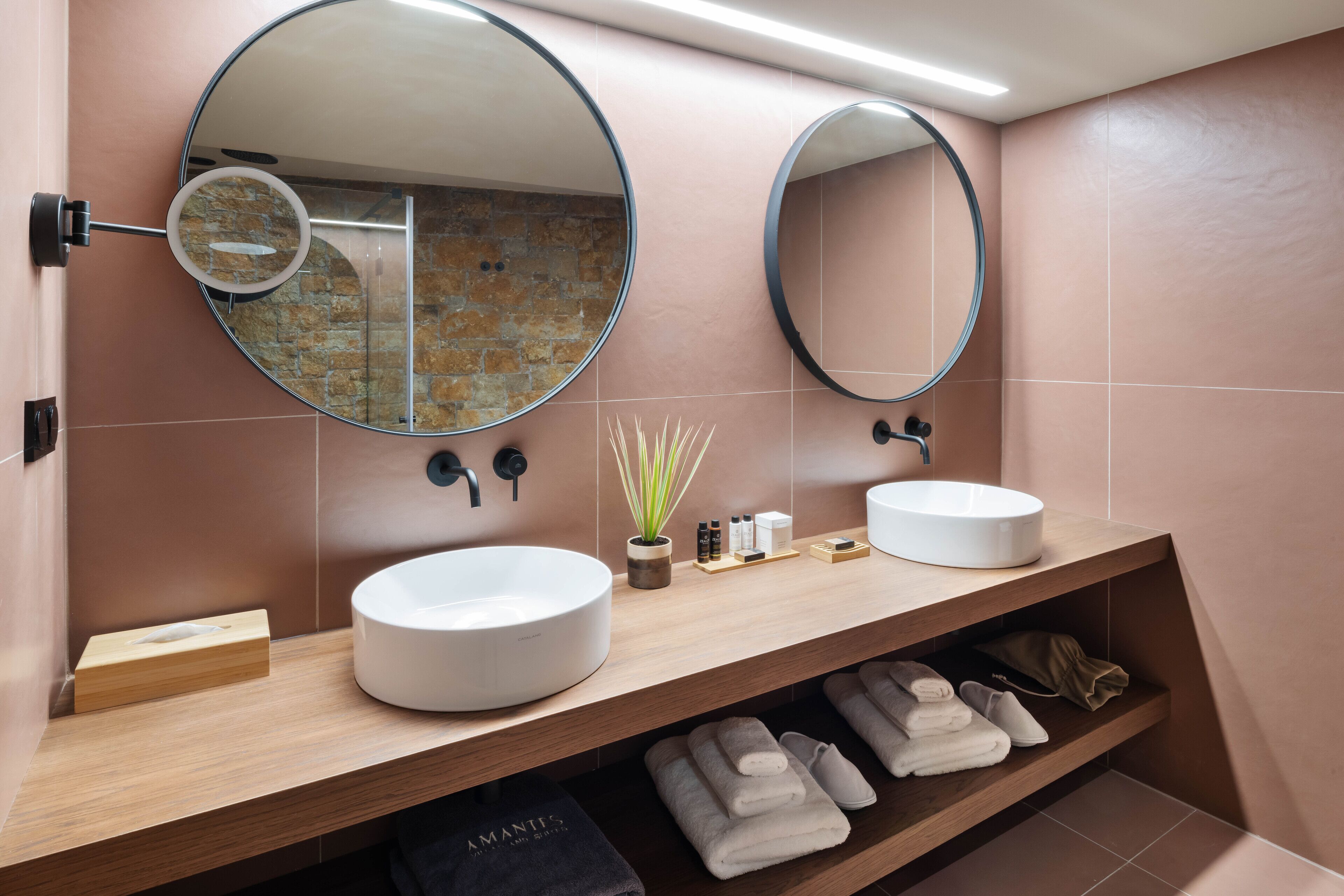 executive suite, pool view | bathroom | shower, rainfall showerhead, free toiletries, hair dryer