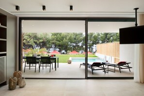 Smart TV - Amantes Villas and Suites (Sithonia)