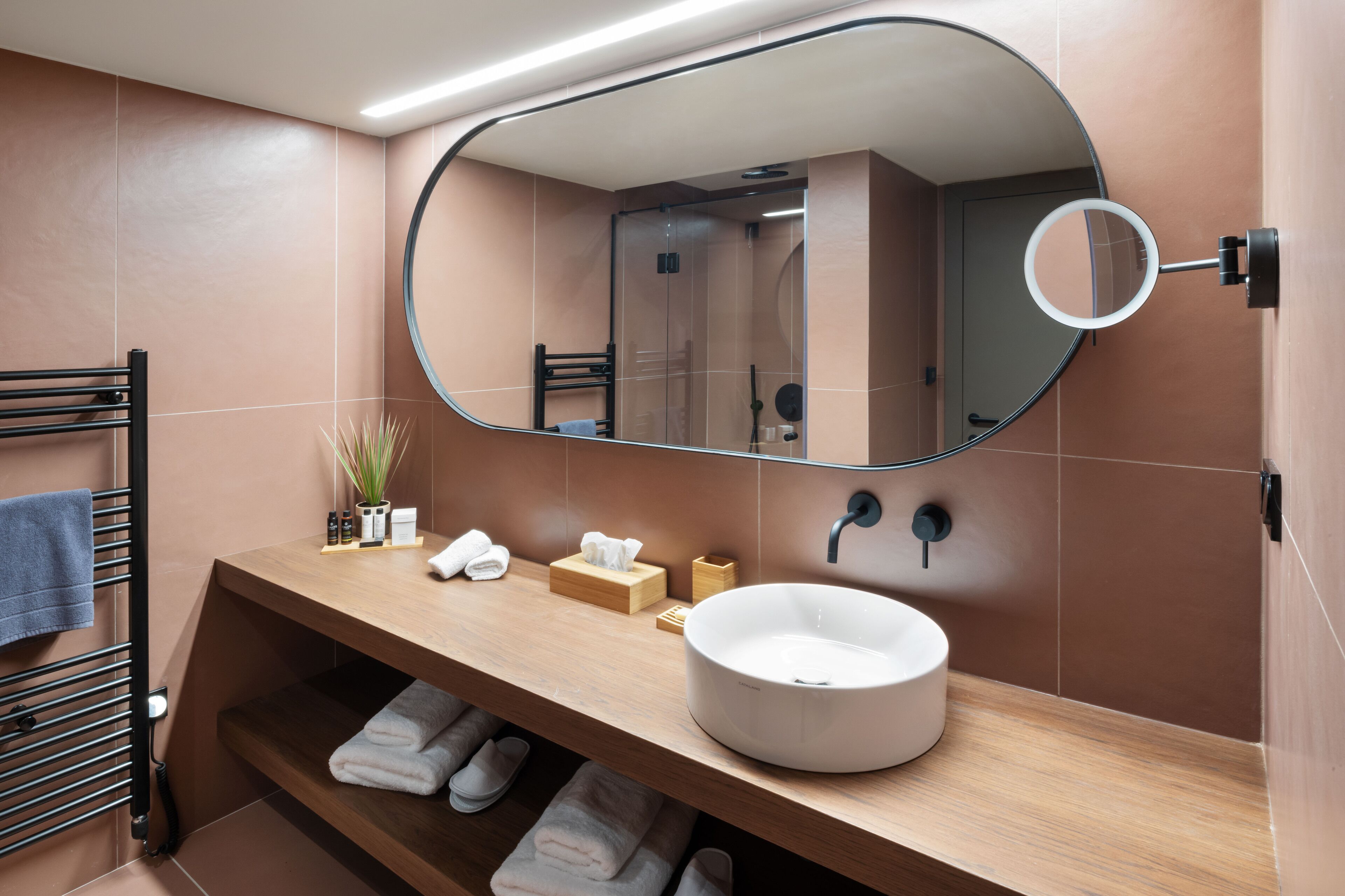 executive suite, pool view | bathroom | shower, rainfall showerhead, free toiletries, hair dryer