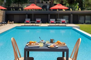 Free daily continental breakfast  - Amantes Villas and Suites (Sithonia)