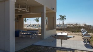 Outdoor dining -  LOWEST PRICE IN ORANGE BEACH! Sleeps 2 adults 2 Kids. 202 (Orange Beach)