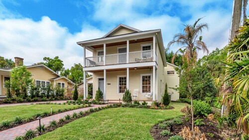 The Swan & Scholar House - 3BR/2.5 Bath