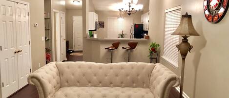 テレビ、暖炉、Netflix、書庫