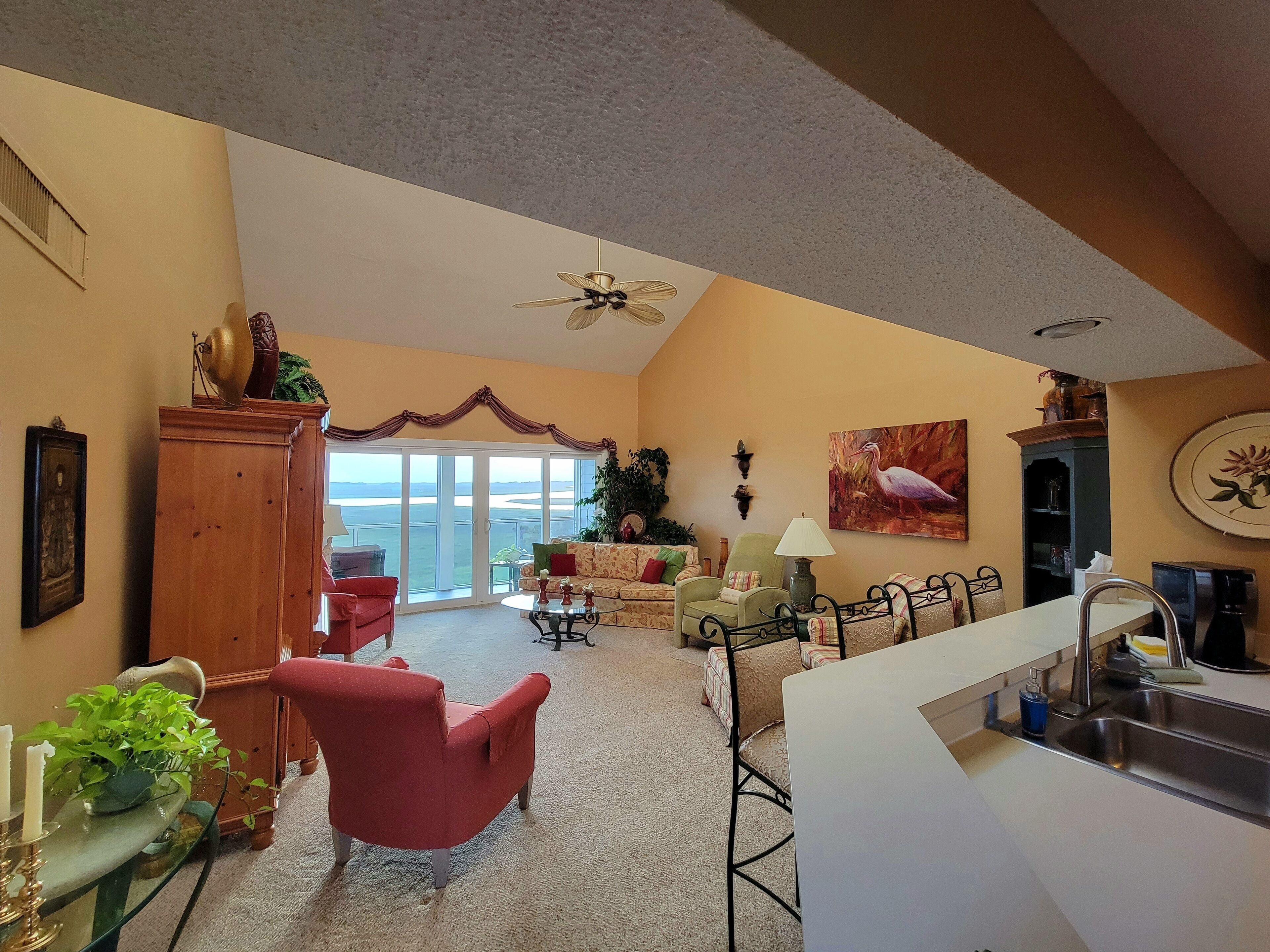 Amazing Sunset Views of Folly River! Close to Folly Beach & Downtown Charleston.