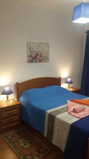 2 chambres, chambres insonorisées, fer et planche à repasser