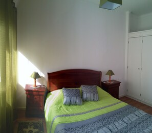 2 camere, insonorizzazione, ferro/asse da stiro, accesso a Internet